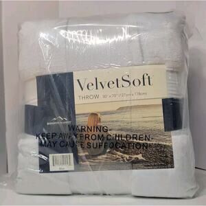 Berkshire Blanket Velvet Soft Throw 50" x 70" Lot of 3 Brand NEW
